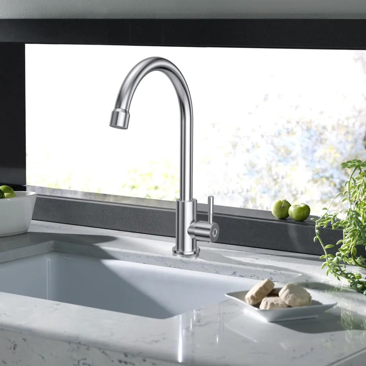 Küchenarmatur mit 360° Schwenkauslauf – Hochwertiger Wasserhahn aus Messing mit Zugbrause & Keramikkartusche