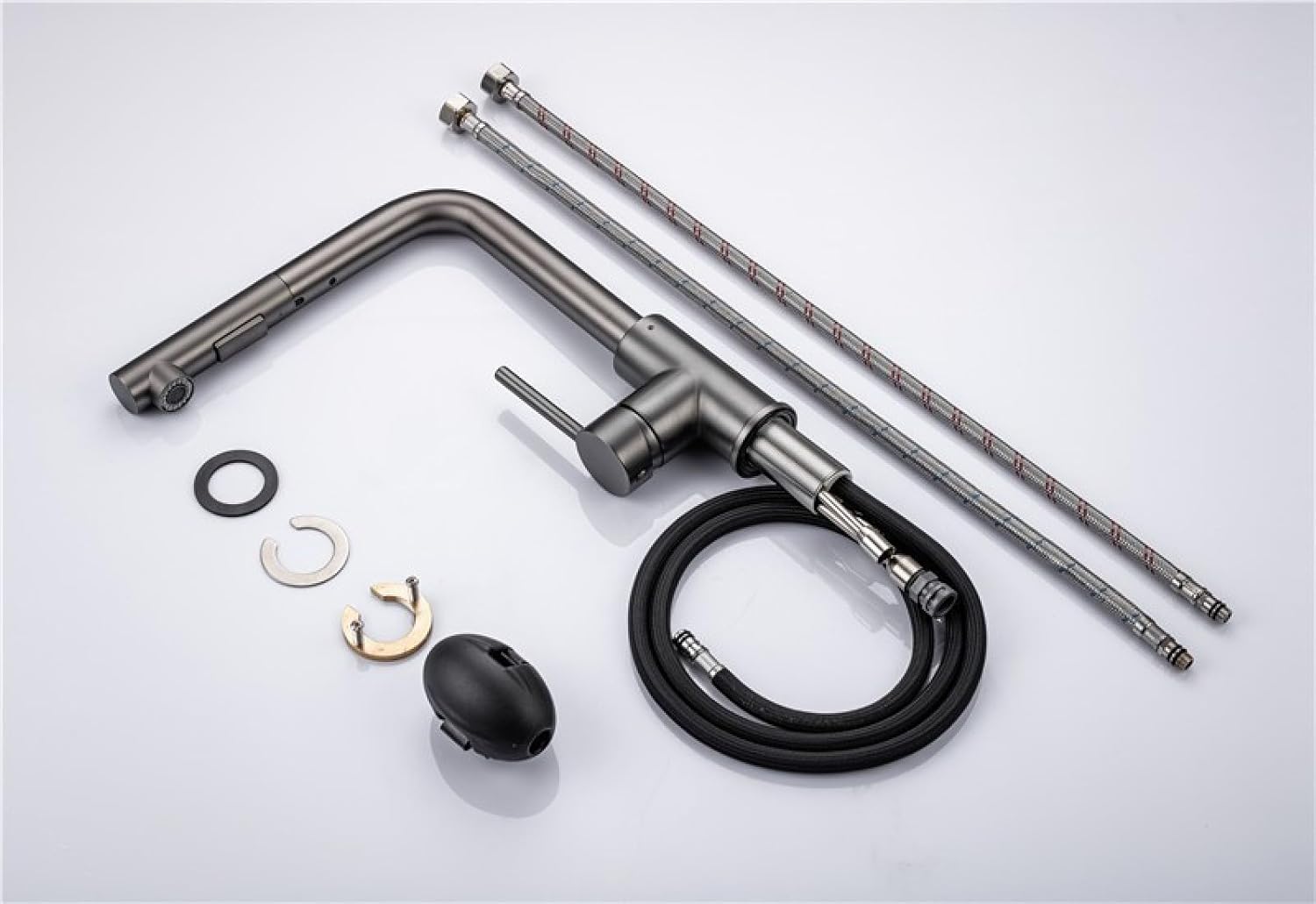 SIDE_Kuechenarmatur_ausziehbar_360_drehbare_Messingarmatur_mit_Keramikkopf