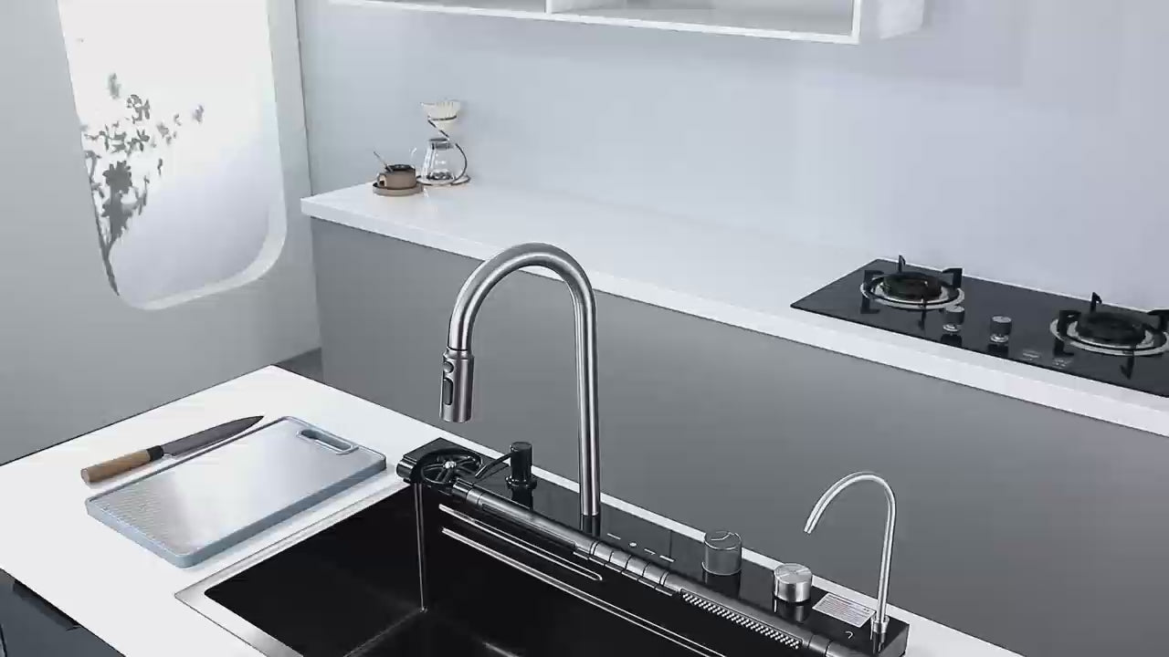 Infinity_Edelstahlspuele_75_x_46_cm_Schwarz_Kuechenspuele_mit_Abtropfflaeche_Armatur_mit_Spruehfunktion_Glassspueler_Seifenspender_Einbauspuele_Kueche